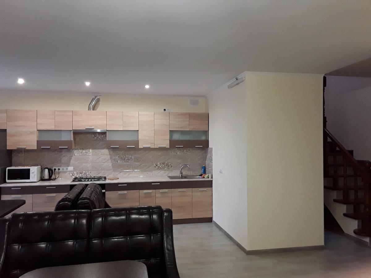 Gostynnyi Dvir Cottage Тернопил Екстериор снимка
