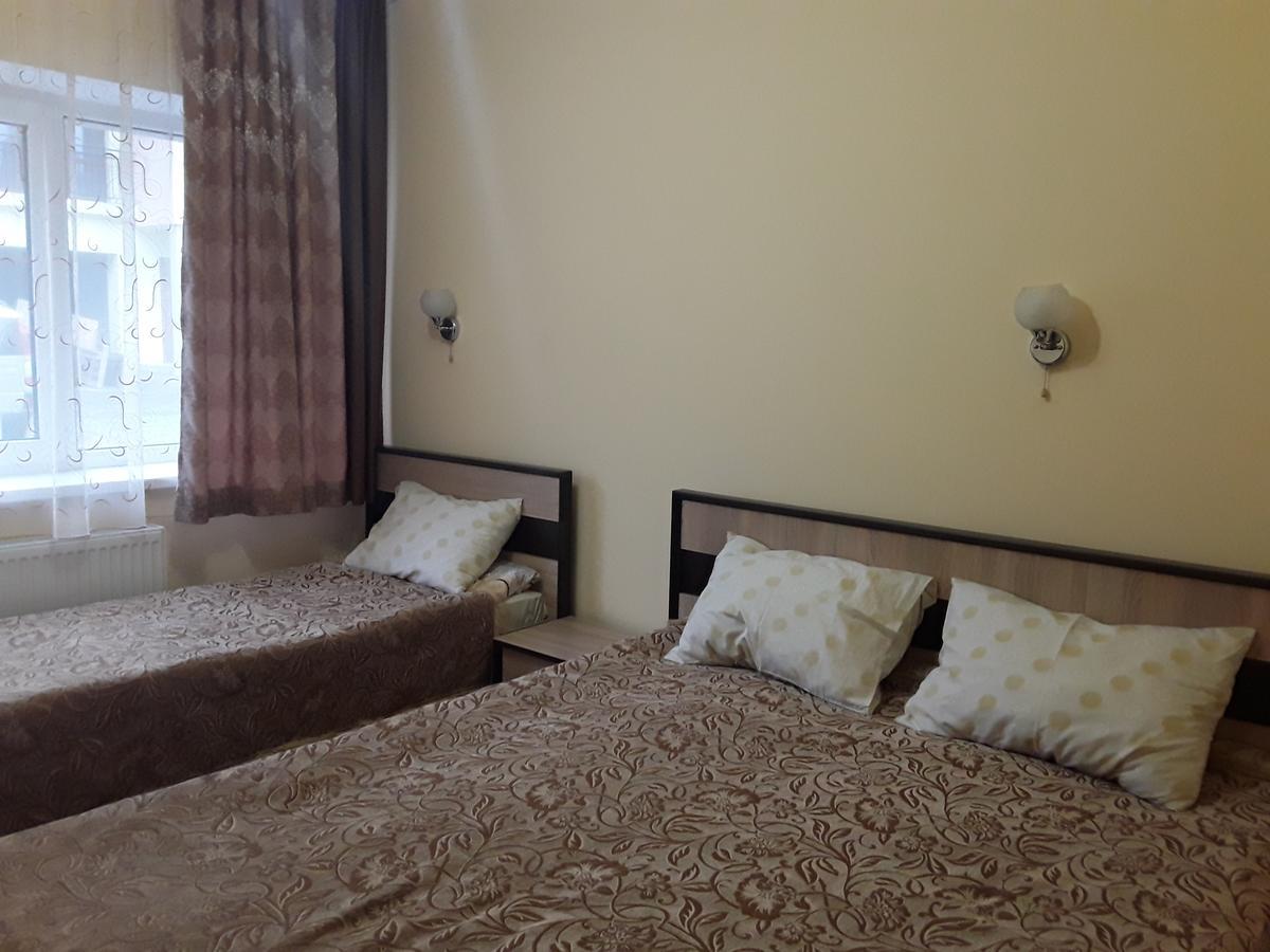 Gostynnyi Dvir Cottage Тернопил Екстериор снимка