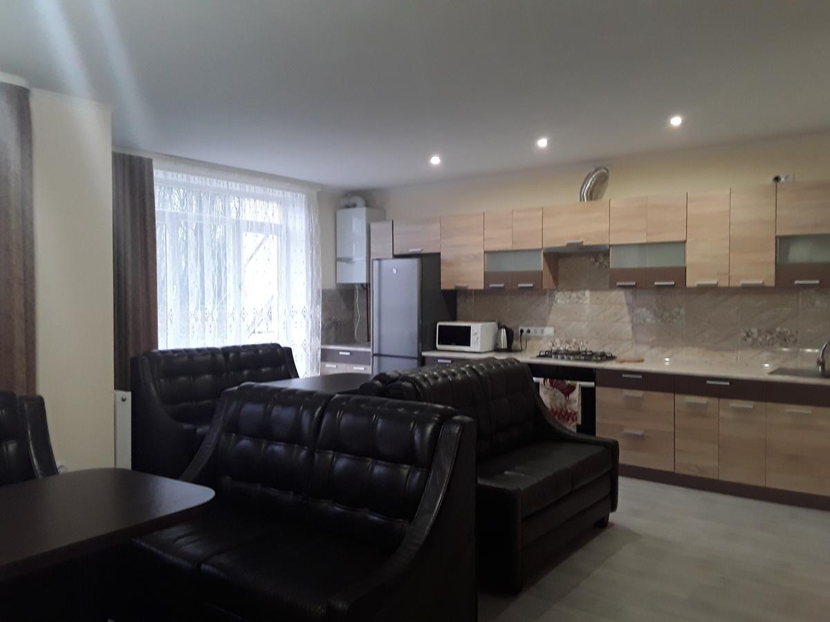 Gostynnyi Dvir Cottage Тернопил Екстериор снимка