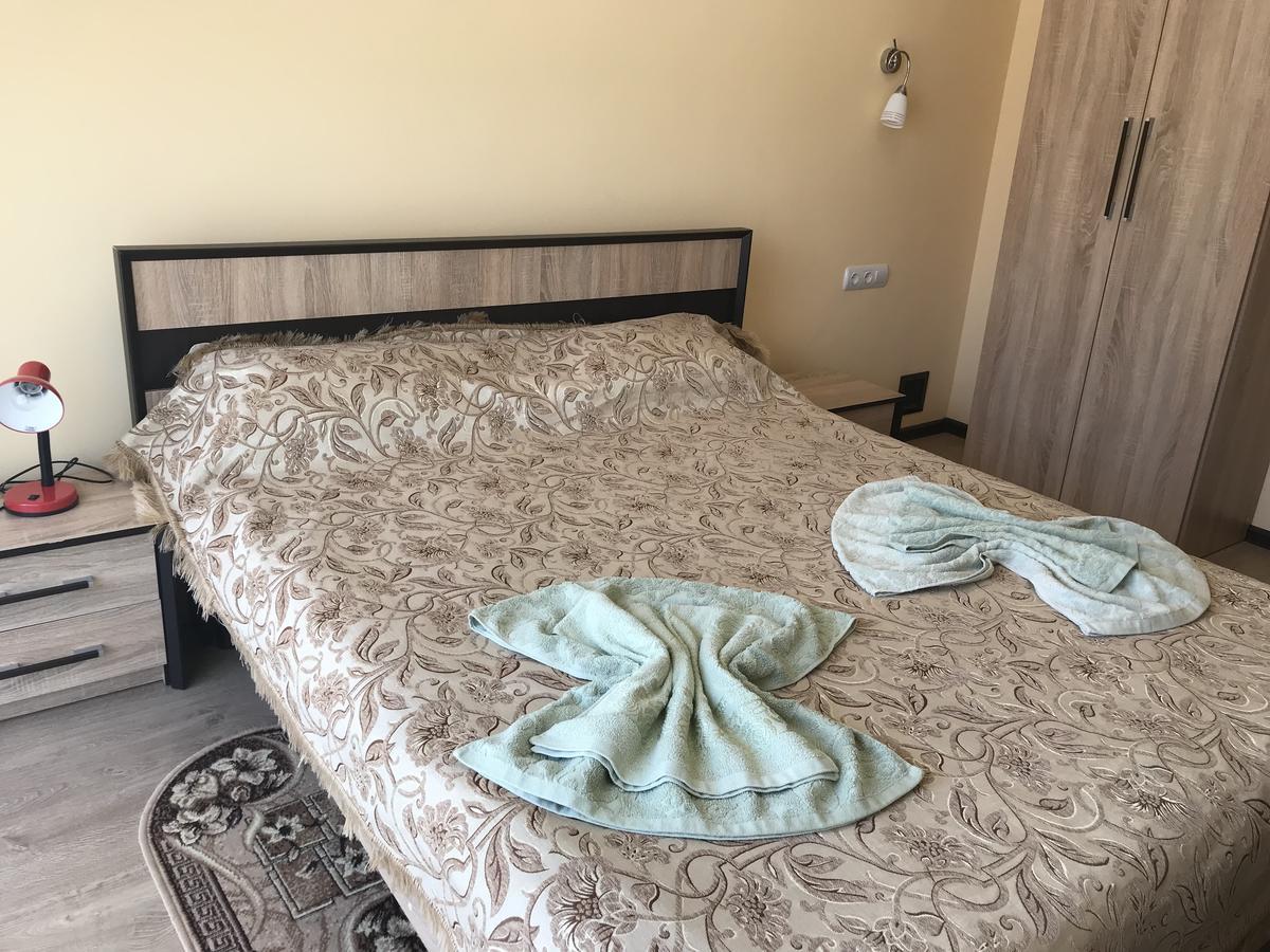 Gostynnyi Dvir Cottage Тернопил Екстериор снимка