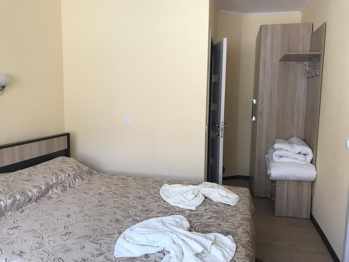 Gostynnyi Dvir Cottage Тернопил Екстериор снимка