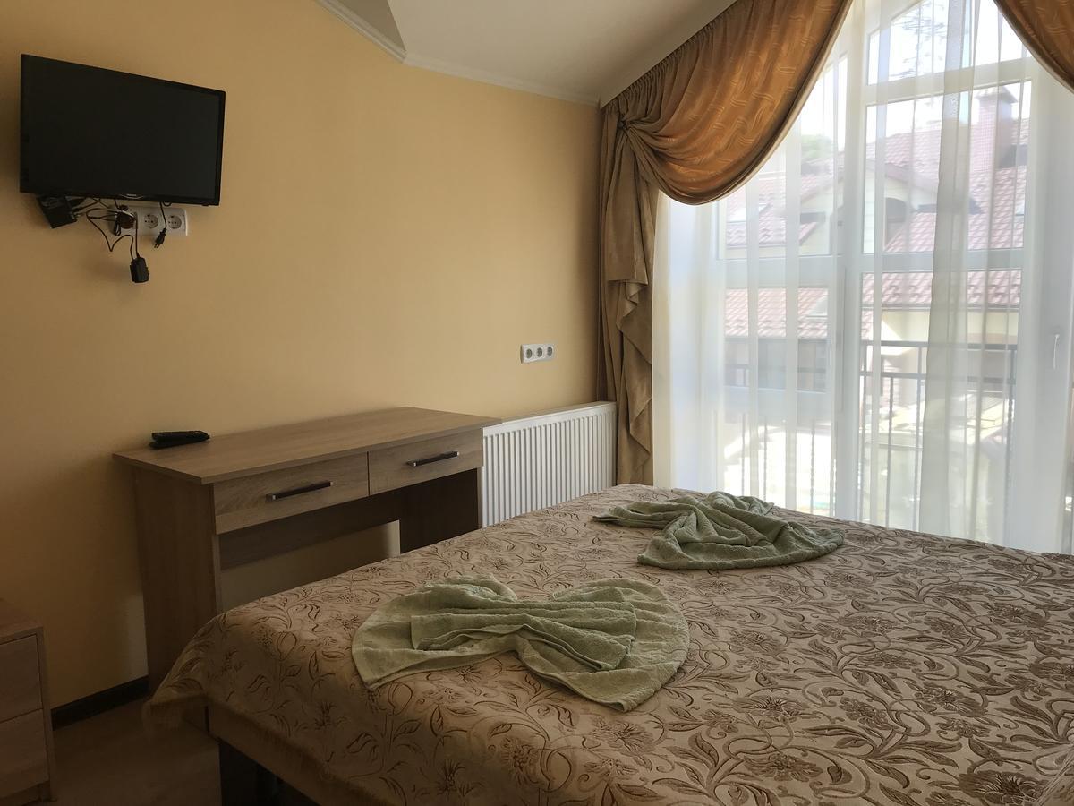 Gostynnyi Dvir Cottage Тернопил Екстериор снимка
